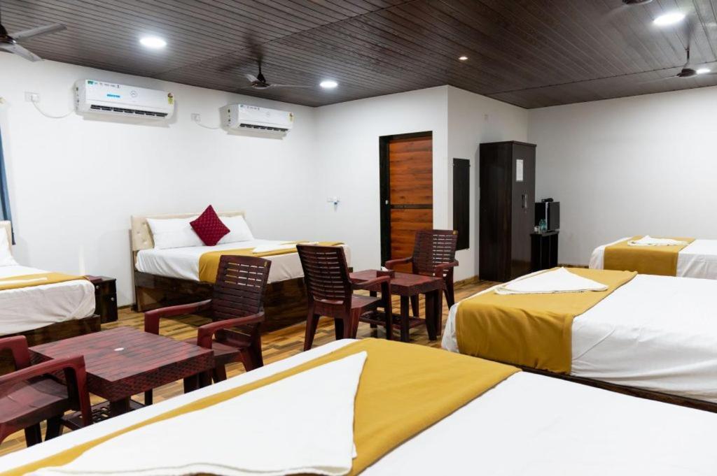 Hotel Mangozzz Magical World Panvel Exteriér fotografie