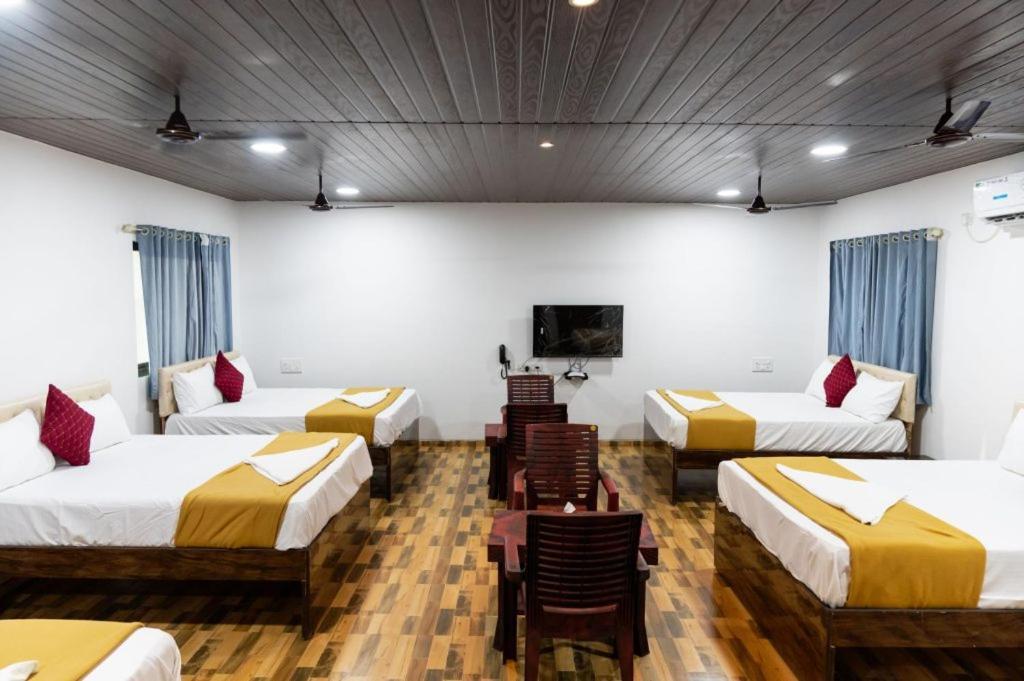 Hotel Mangozzz Magical World Panvel Exteriér fotografie