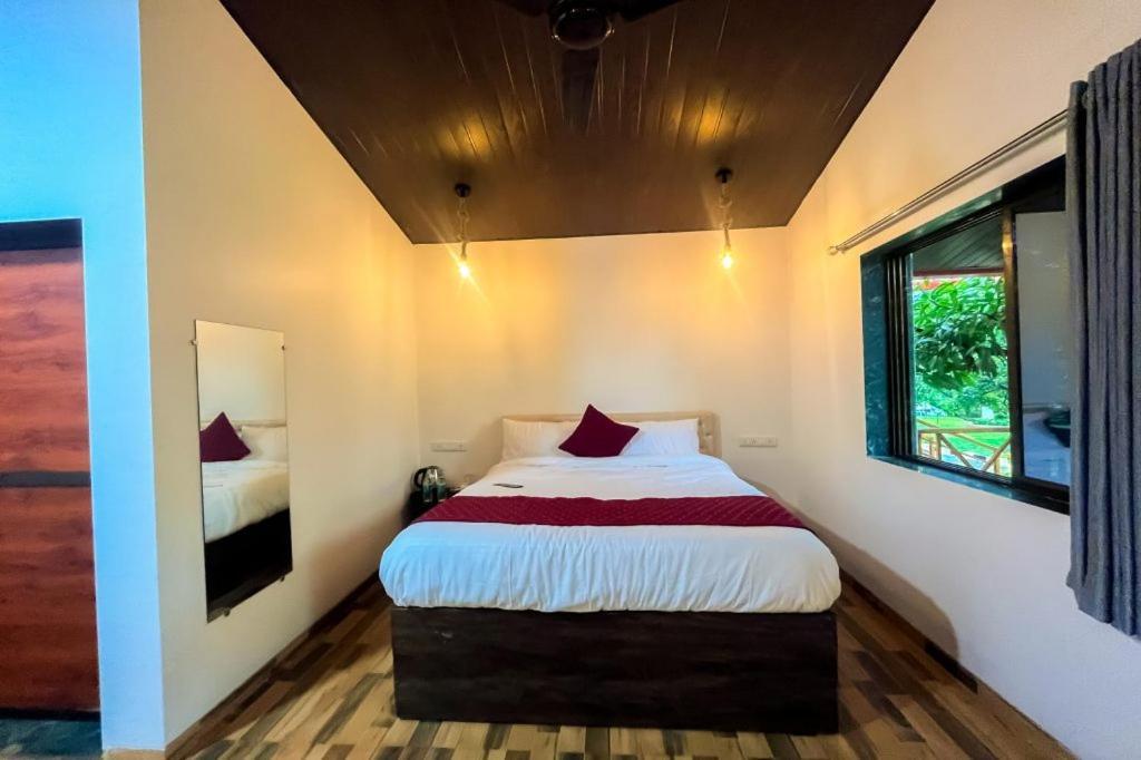 Hotel Mangozzz Magical World Panvel Exteriér fotografie