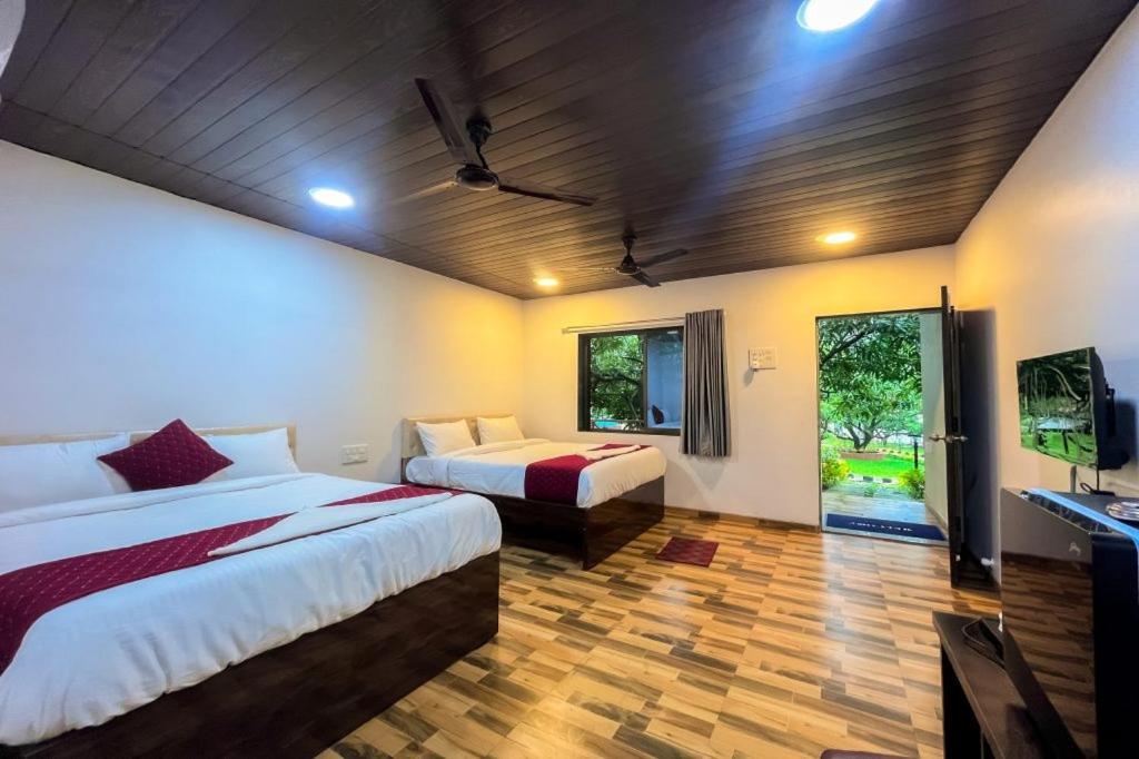 Hotel Mangozzz Magical World Panvel Exteriér fotografie